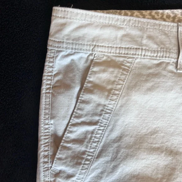Eddie Bauer cargo shorts size 18 - Picture 4 of 10